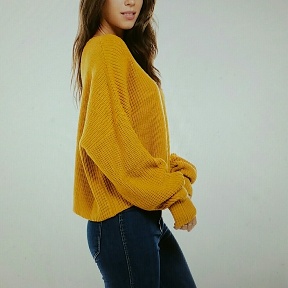 Round Neck Long Sleeves Sweater - Picture 5 of 7